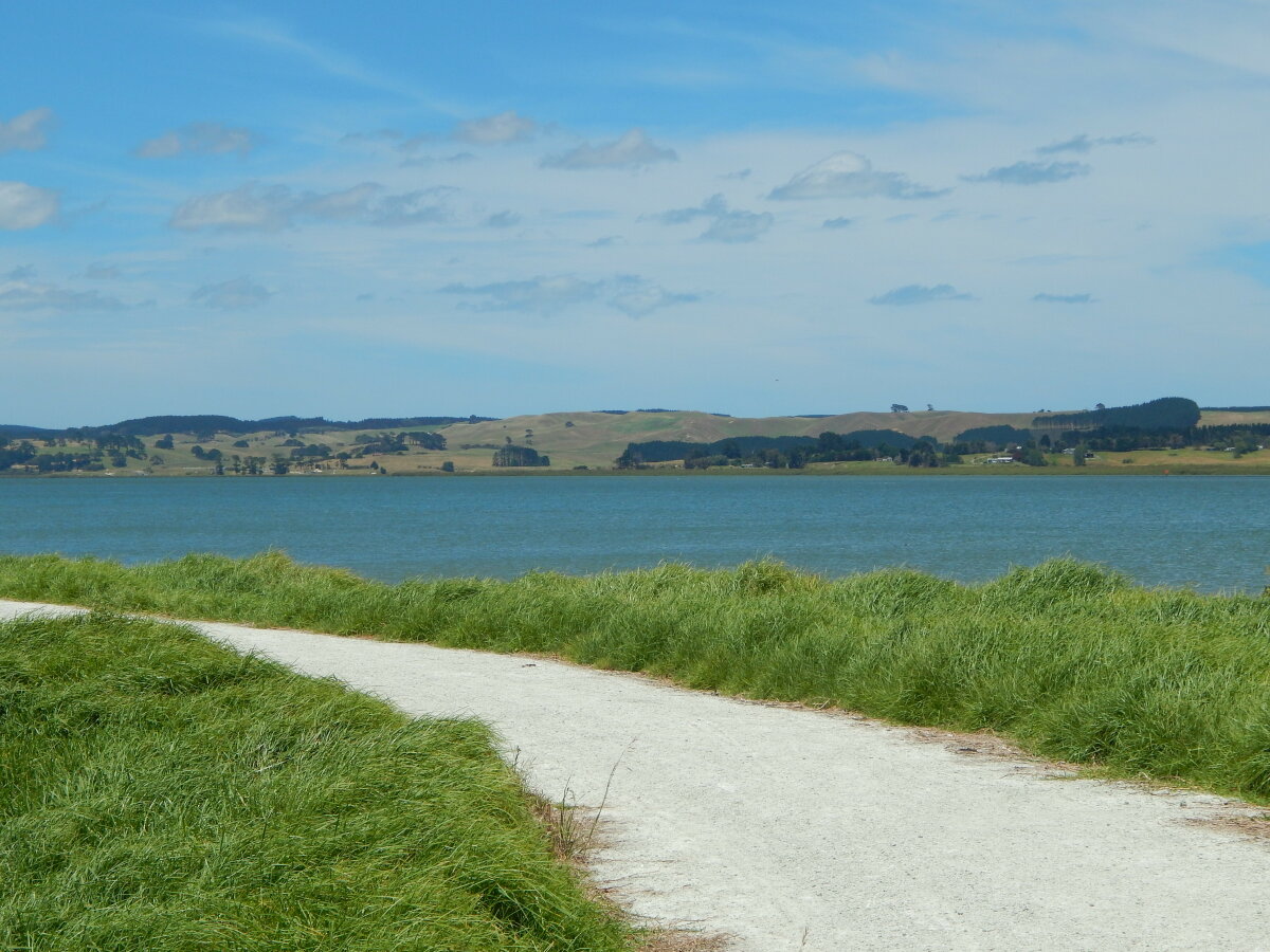 Ruawai stopbank trail closed